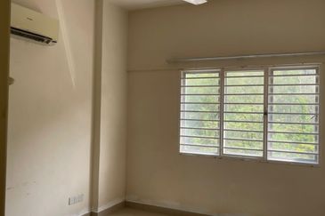 Tiara Hatamas Apartment