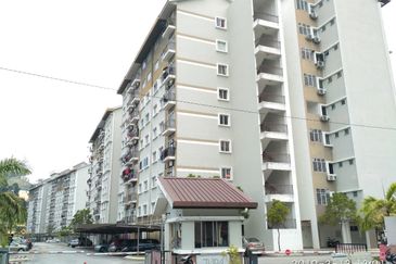 Tiara Hatamas Apartment