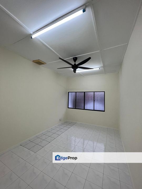 Level 1 Bukit Anggerik cheras Upstairs shop lot , Selangor, Cheras