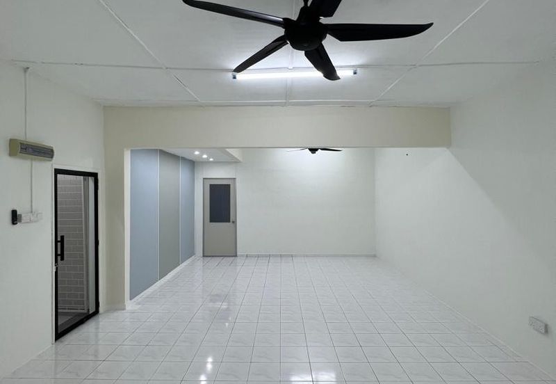 Level 1 Bukit Anggerik cheras Upstairs shop lot 