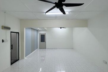 Level 1 Bukit Anggerik cheras Upstairs shop lot 