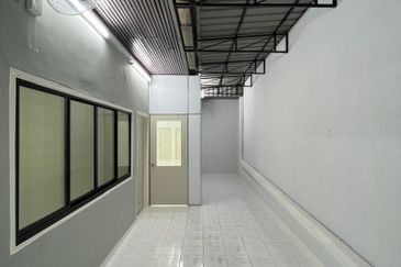 Level 1 Bukit Anggerik cheras Upstairs shop lot 