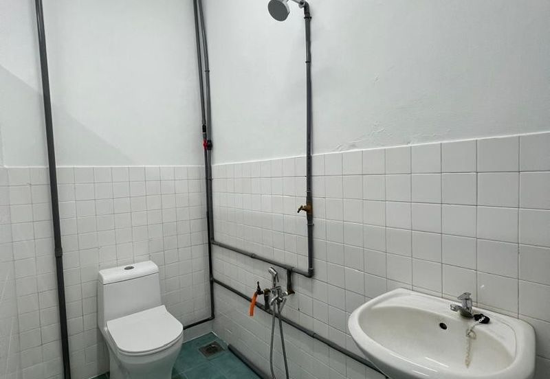 Level 1 Bukit Anggerik cheras Upstairs shop lot 