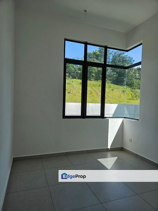 3 Storey Semi D Orchid Hill, Cheras Batu 9  5 Rooms 4 Baths, Selangor, Cheras