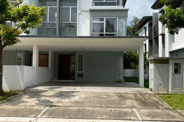 Parkfield Residences, Tropicana Heights