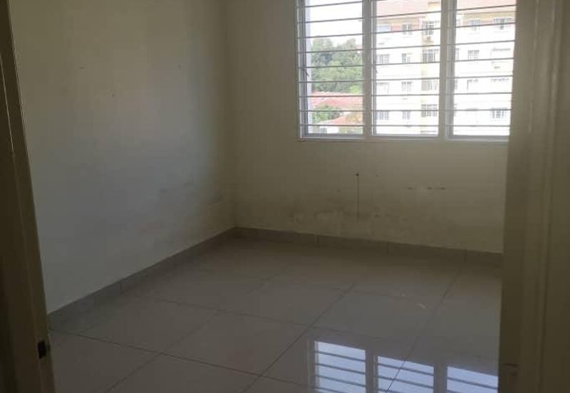 Tiara Hatamas Apartment