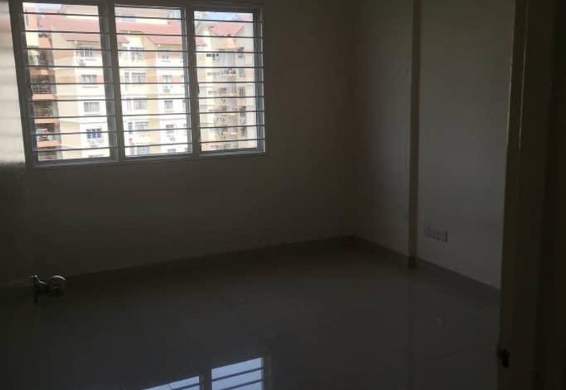 Tiara Hatamas Apartment