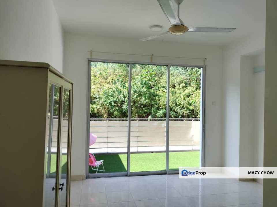 3sty House Bayu heights 2 Partially furnished , Selangor, Seri Kembangan