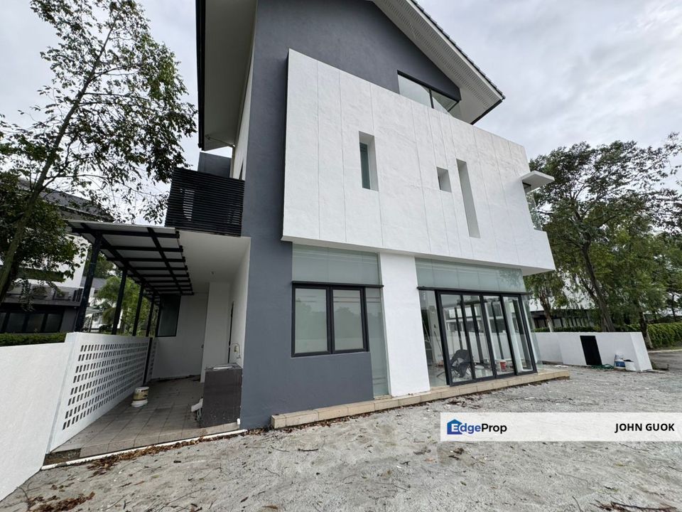 Bluconstellation, Bluwater Estate at The Mines, Seri Kembangan ... below market value with renovated unit, Selangor, Seri Kembangan