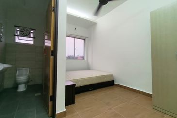 3 Storeys Semi-D HOSTEL Kampung Tasek Permai Ampang