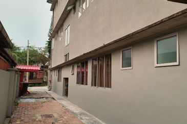 3 Storeys Semi-D HOSTEL Kampung Tasek Permai Ampang