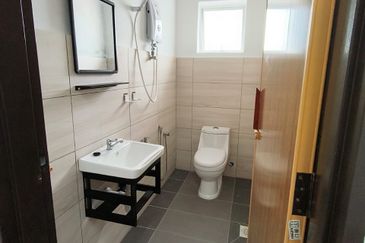 3 Storeys Semi-D HOSTEL Kampung Tasek Permai Ampang