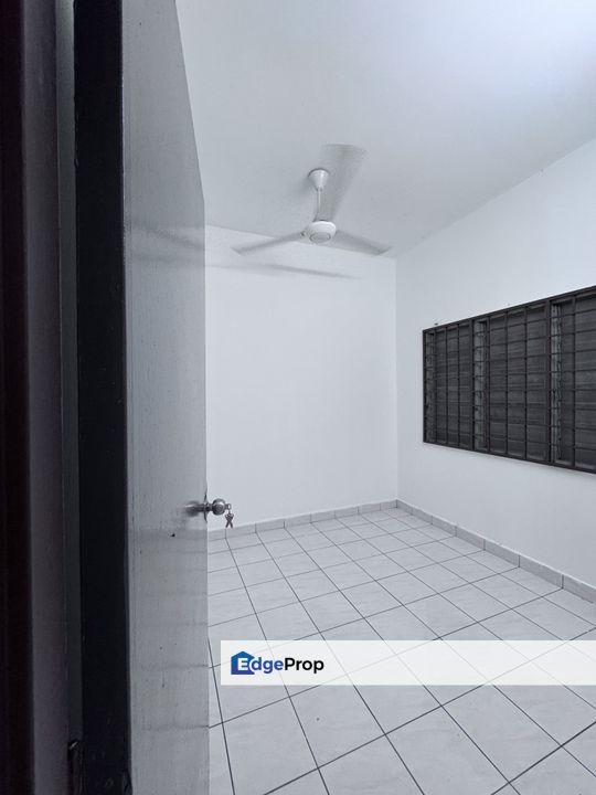 Pangsapuri Merak Seksyen U5 Shah Alam tingkat 4, Selangor, Subang