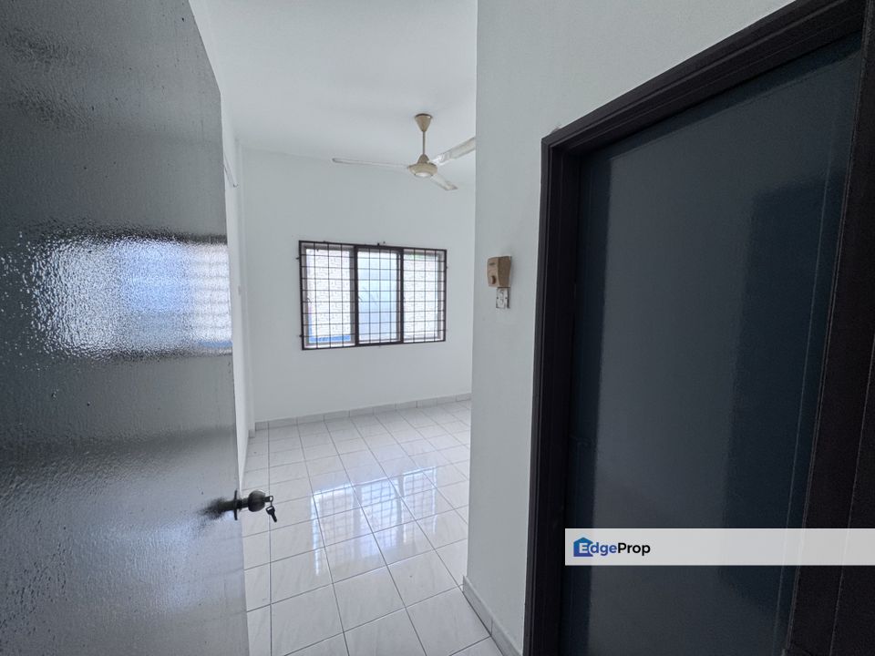 Pangsapuri Merak Seksyen U5 Shah Alam tingkat 4, Selangor, Subang