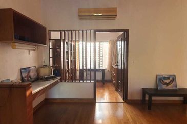 Kota Kemuning ~ Bungalow with beautiful golf view for sale  