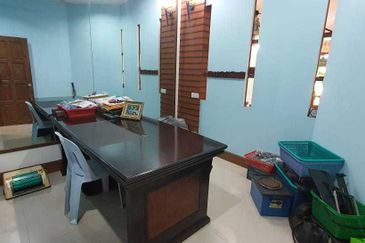 Kota Kemuning ~ Bungalow with beautiful golf view for sale  