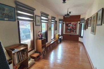 Kota Kemuning ~ Bungalow with beautiful golf view for sale  