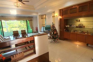 Kota Kemuning ~ Bungalow with beautiful golf view for sale  