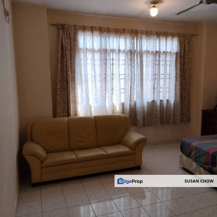 Sri Suria, Bukit Rimau, Shah Alam ~ Cosy intermediate house in gated and guarded community with club facilities for sale, Selangor, Shah Alam