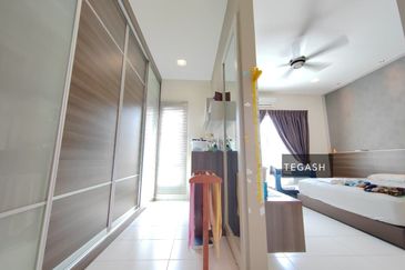 Indah 12, Setia Alam