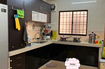 Daisy, Bandar Bukit Raja