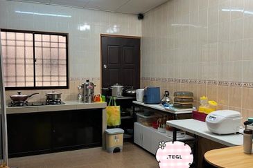 Daisy, Bandar Bukit Raja