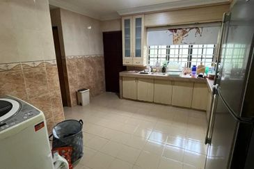 Anggerik Liparis, Kota Kemuning Double Storey Endlot House For Sale
