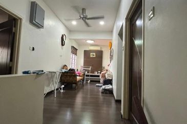 Anggerik Liparis, Kota Kemuning Double Storey Endlot House For Sale