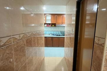 Anggerik Liparis, Kota Kemuning Double Storey Endlot House For Sale