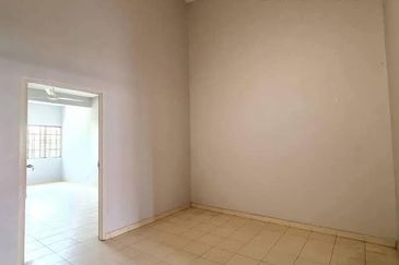 Taman Tepi Sungai ( Taman Teluk Pulai Indah )