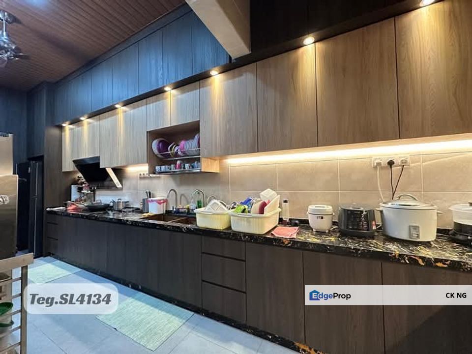 Semi D Ridgewood Canary Garden Fully Renovated Bandar Bestari Klang Parkland, Selangor, Klang