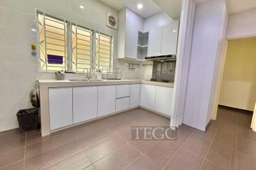 2 Storey 24X75 Kemuning Bayu @ Kota Kemuning House Sale