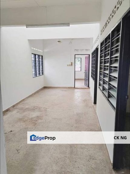 Facing Field Taman Mewah Rantau Panjang Klang Basic 1 Storey House 22x75, Selangor, Klang