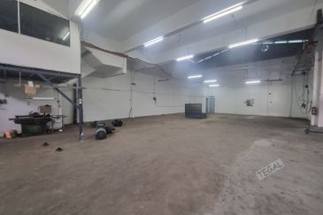 West Port, Pulau Indah