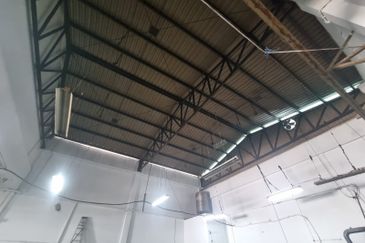 West Port, Pulau Indah