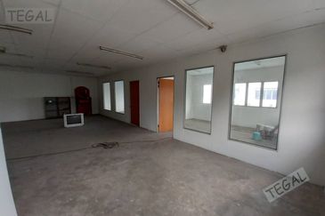 West Port, Pulau Indah