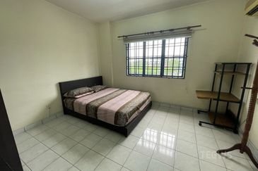 Flat Kelompok Camar (Port Klang)