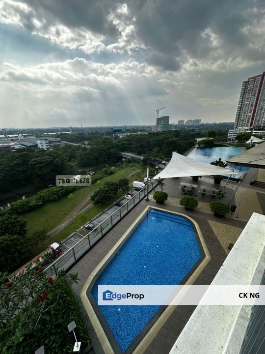 Middle Floor Koi Suites Puchong Renovated Furnished , Selangor, Puchong