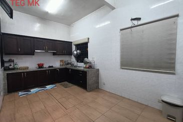 Taman Tepi Sungai ( Taman Teluk Pulai Indah )