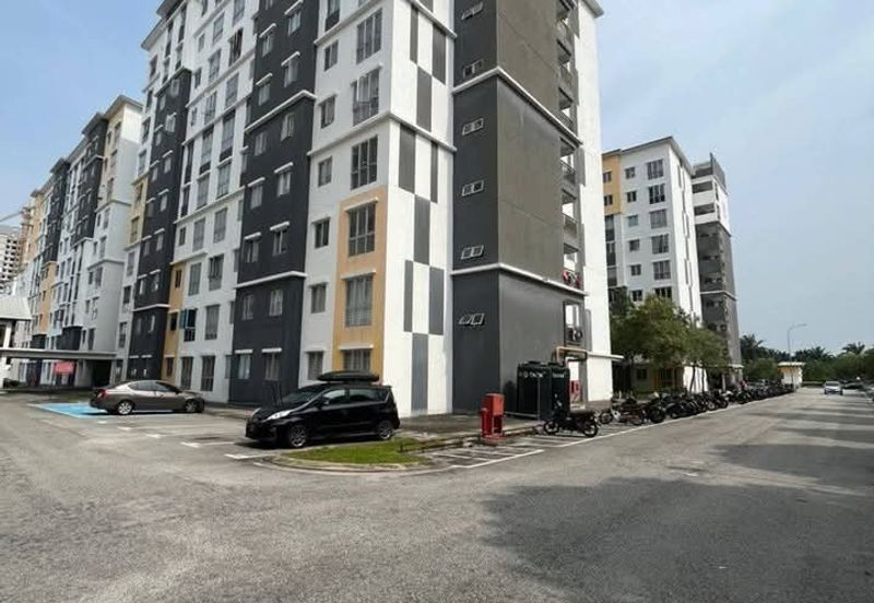 Asteria Apartment @ Bandar ParkLand