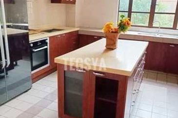 IOI Beverly Row @ IOI Resort City