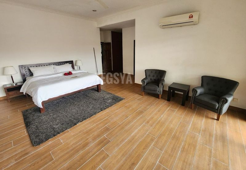 IOI Beverly Row @ IOI Resort City