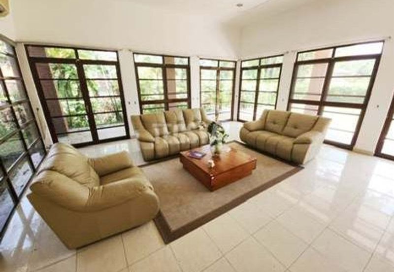 IOI Beverly Row @ IOI Resort City