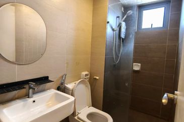 Adria Residence @ Gravit8