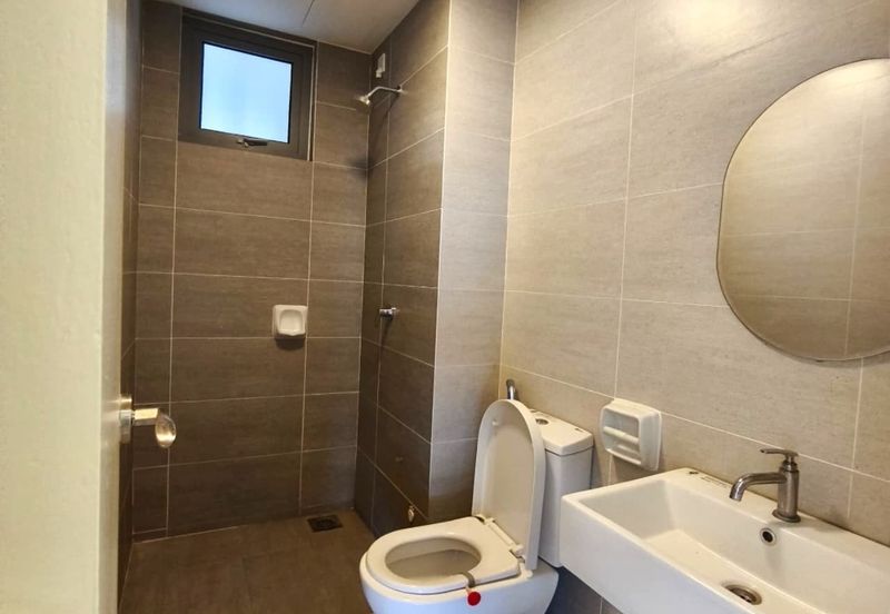 Adria Residence @ Gravit8