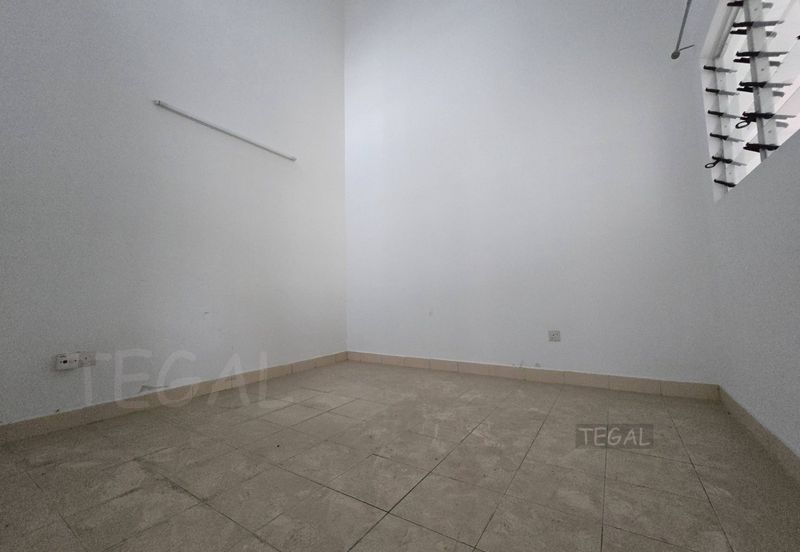 Jalan Makyong, Bandar Bukit Raja