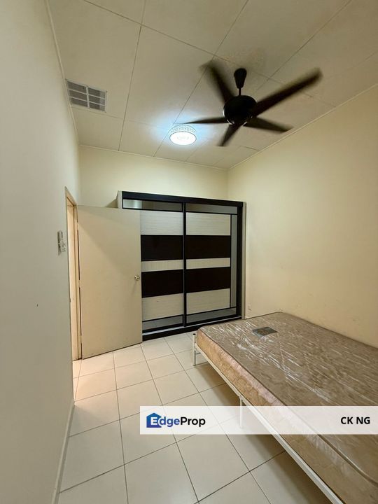 Facing Field Tip Top Condition Bandar Putera 2 Jalan Kebun Nenas Klang, Selangor, Klang