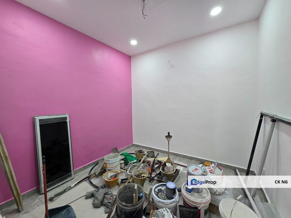Menara Maju Klang 1 Storey Endlot (Many Parking Space) House For Sale, Selangor, Klang