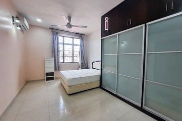 Daisy, Bandar Bukit Raja