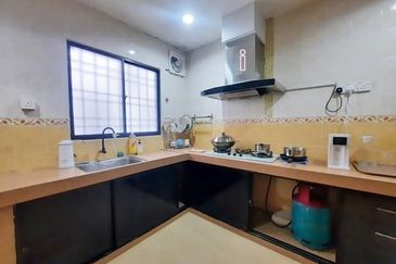 Daisy, Bandar Bukit Raja